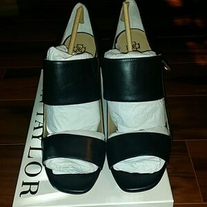 Brand new pair of Ann Taylor Kristen Wedges